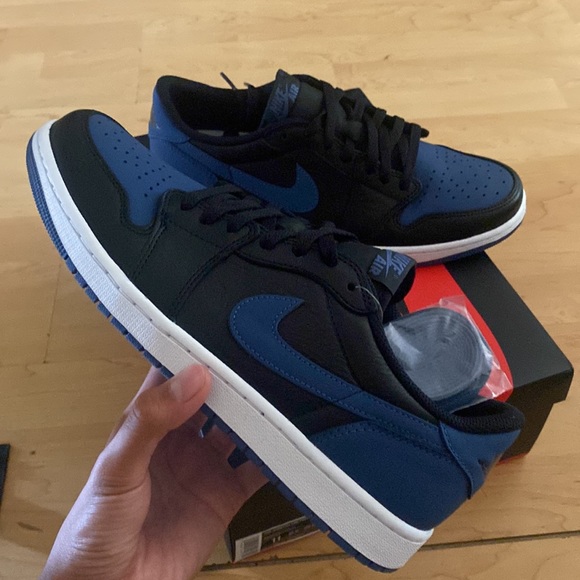 COPY - Jordan 1 OG Mystic Navy Blue - Picture 3 of 4